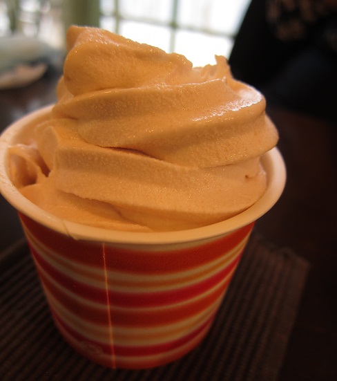 自家製イチゴのソフトクリーム